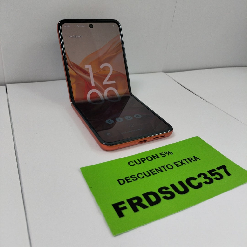 CELULAR MOTOROLA RAZR 50 5G XT2453-1 512 GB 12 GB RAM (SEMINUEVO)