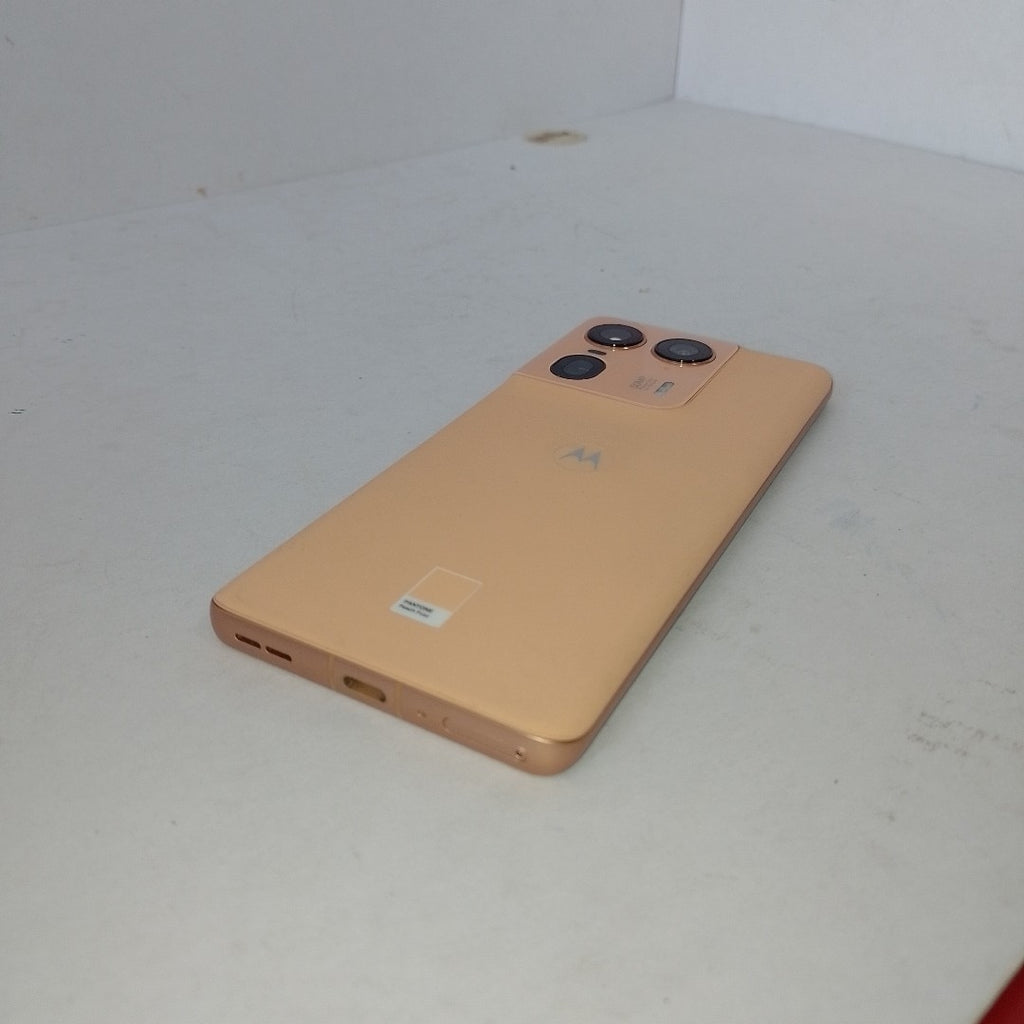 CELULAR MOTOROLA EDGE 50 ULTRA XT2401-1 (2024) 512 GB 12 GB RAM (SEMINUEVO)