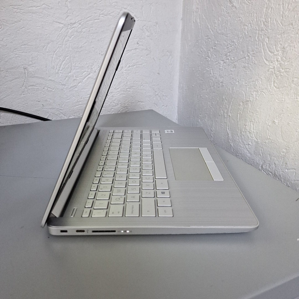 LAPTOP HP 14-CF2074LA (2022) 256 GB SSD 8 GB RAM