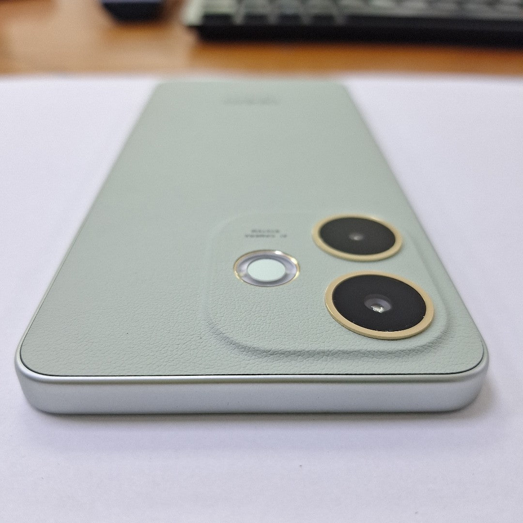 CELULAR OPPO  A5 PRO CPH2711 (2025) 256 GB 8 GB RAM (SEMINUEVO)