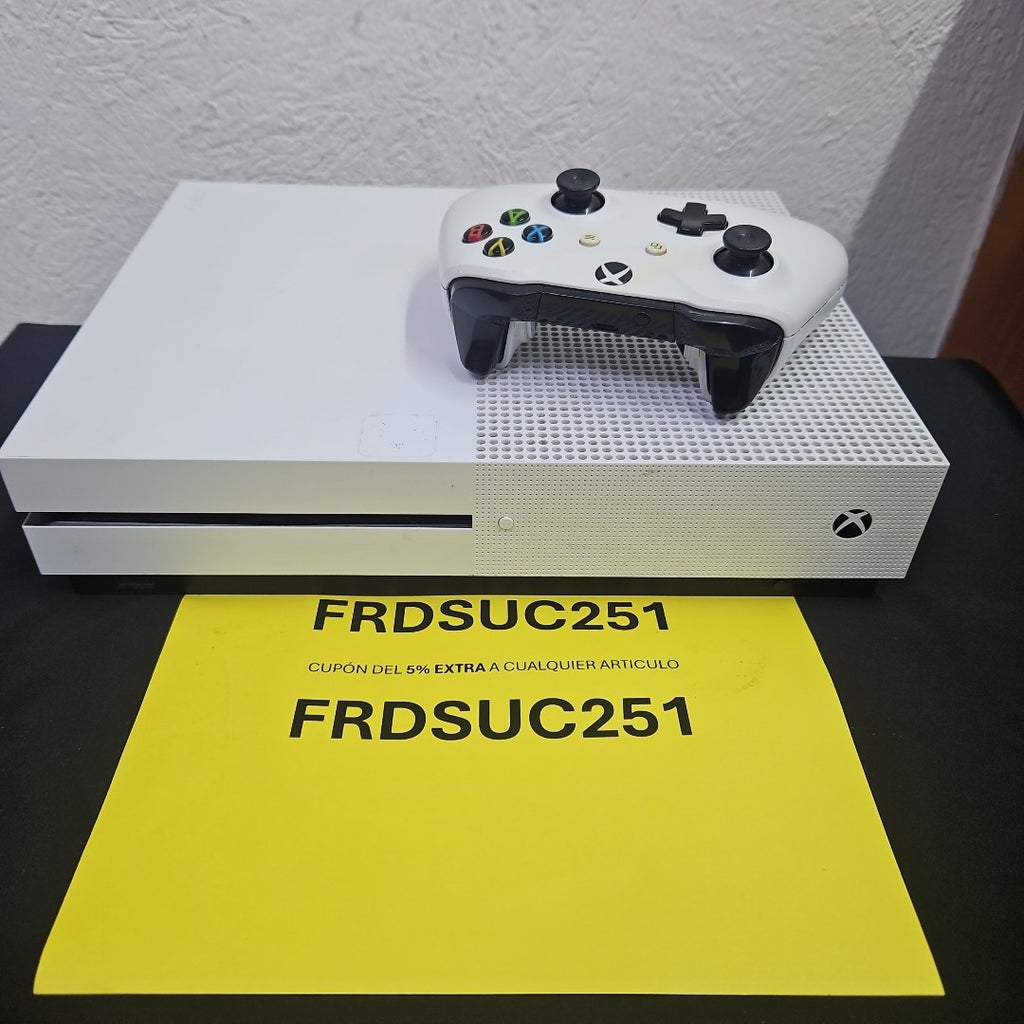 CONSOLA DE VIDEOJUEGO MICROSOFT XBOX ONE S 500 GB  (SEMINUEVO)