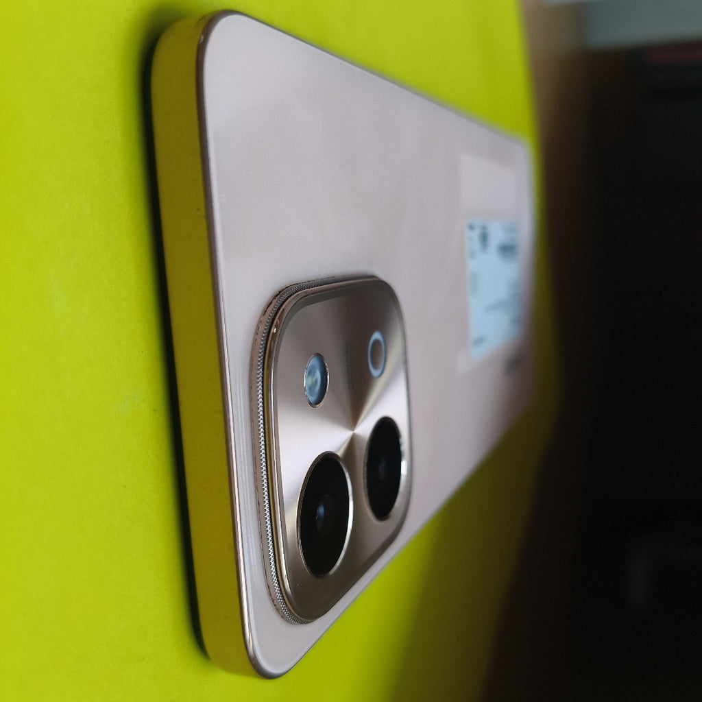 CELULAR VIVO Y28 V2352 256 GB 8 GB RAM (SEMINUEVO)