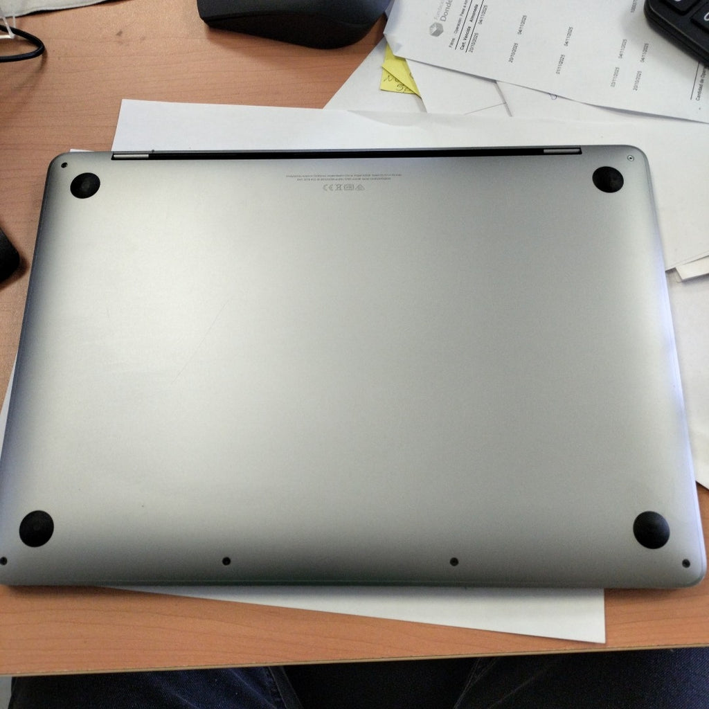 LAPTOP APPLE MACBOOK PRO 13" 2020 3.2 A2338 256 GB SSD 8 GB RAM (SEMINUEVO)