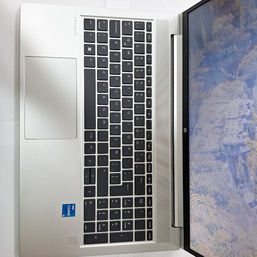 LAPTOP HP PROBOOK 450 G9 (2024) 512 GB SSD 16 GB RAM (SEMINUEVO)