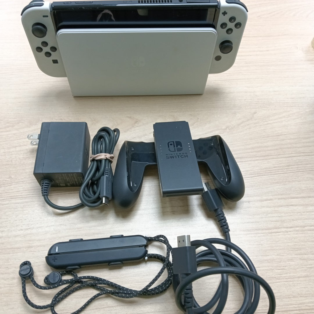 CONSOLA DE VIDEOJUEGO NINTENDO SWITCH OLED 64 GB (SEMINUEVO)