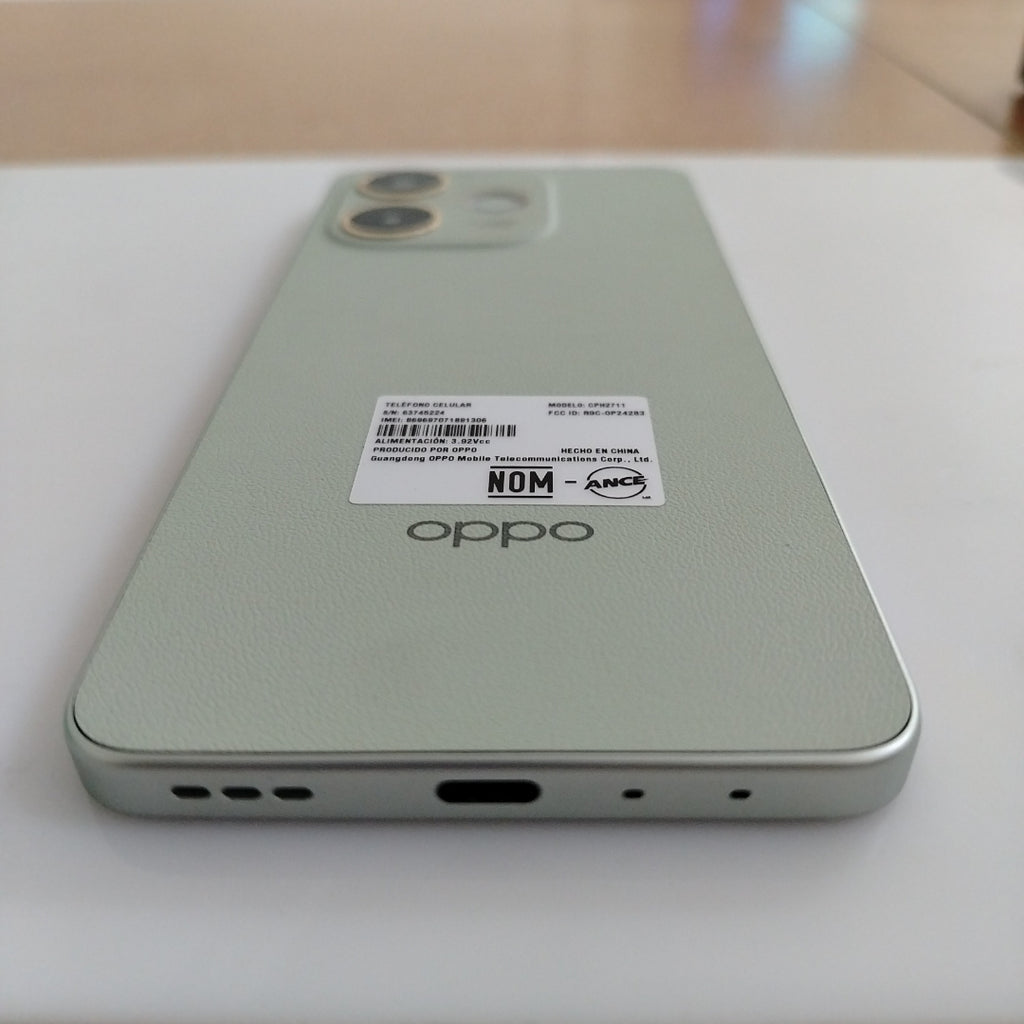 CELULAR OPPO  A5 PRO CPH2711 (2025) 256 GB 8 GB RAM (SEMINUEVO)