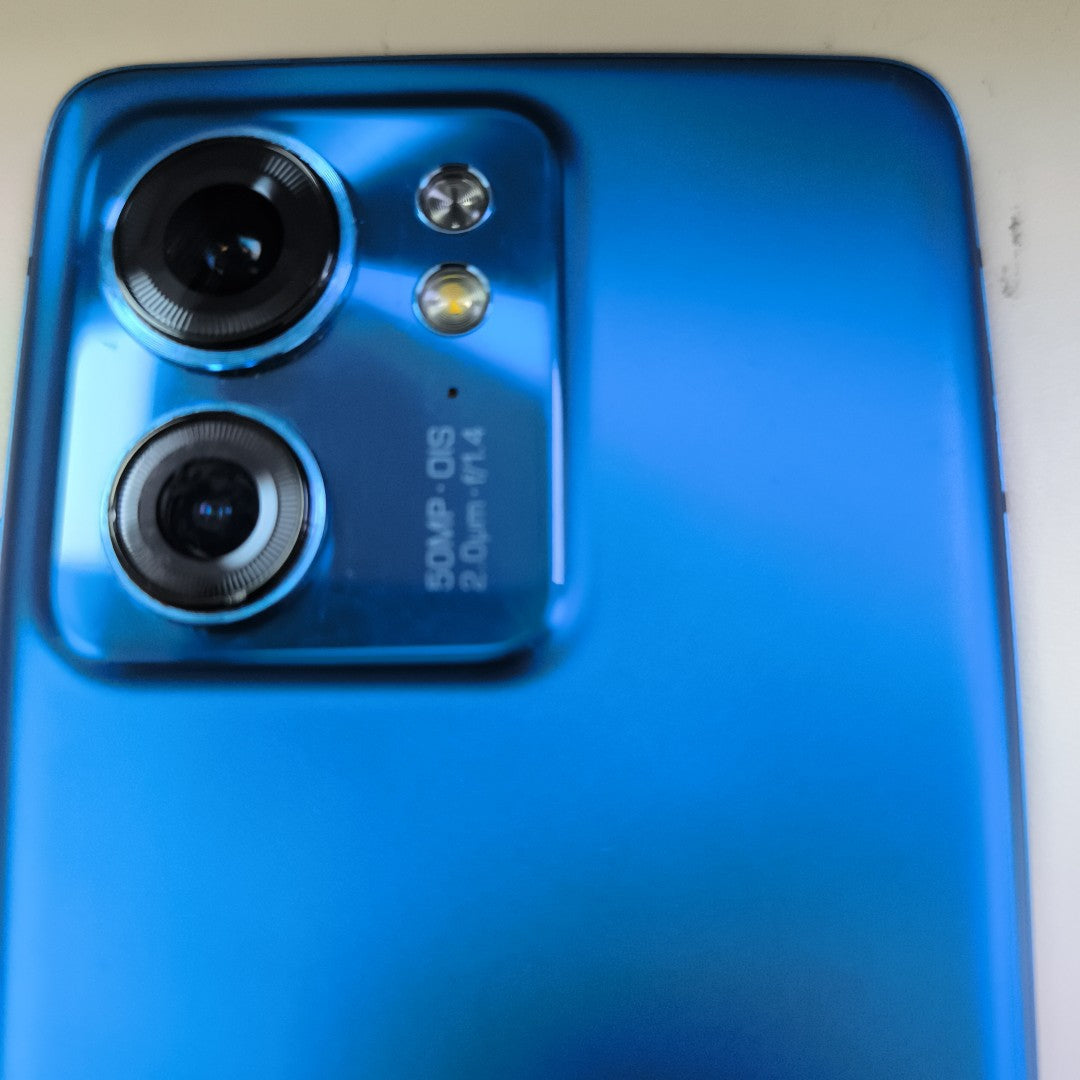 CELULAR MOTOROLA EDGE 40 XT2303-2 (2023) 256 GB 8 GB RAM (SEMINUEVO)