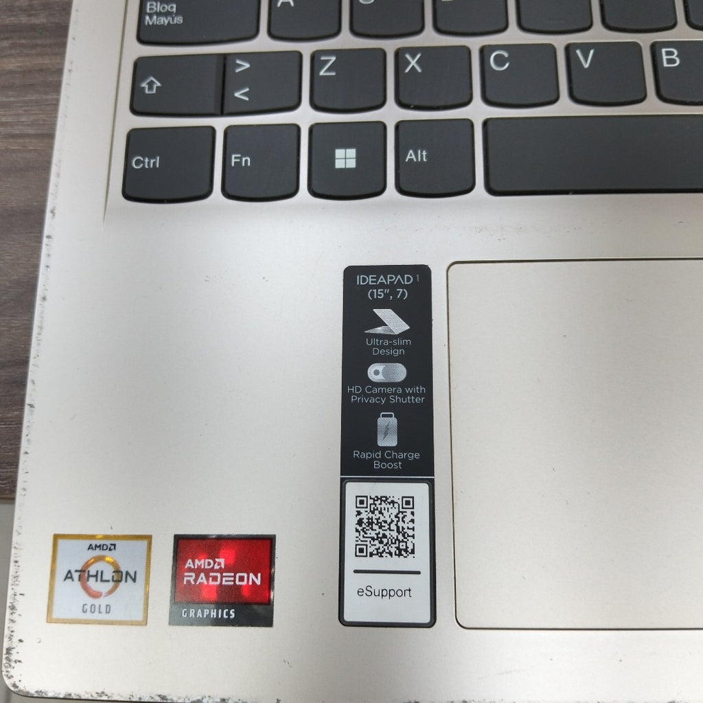 LAPTOP LENOVO IDEAPAD 1 15AMN7 (2023) 256 GB SSD 8 GB RAM (SEMINUEVO)