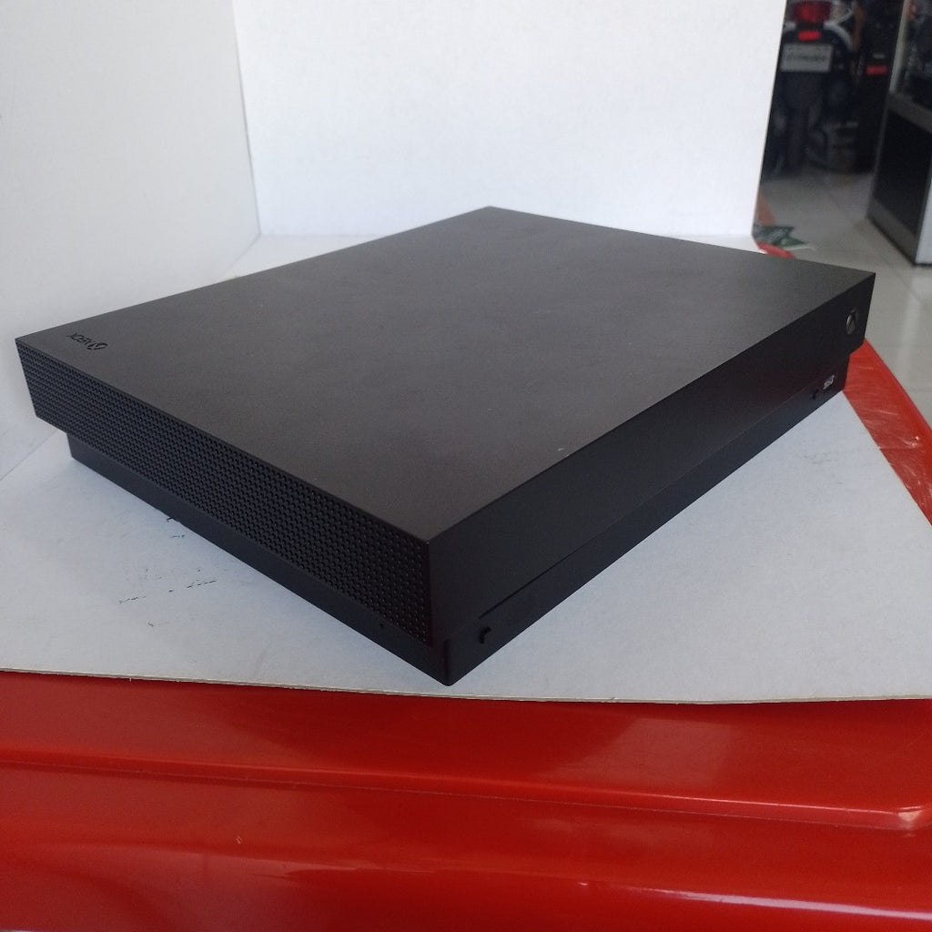 CONSOLA DE VIDEOJUEGO MICROSOFT XBOX ONE X 1 TB (SEMINUEVO)