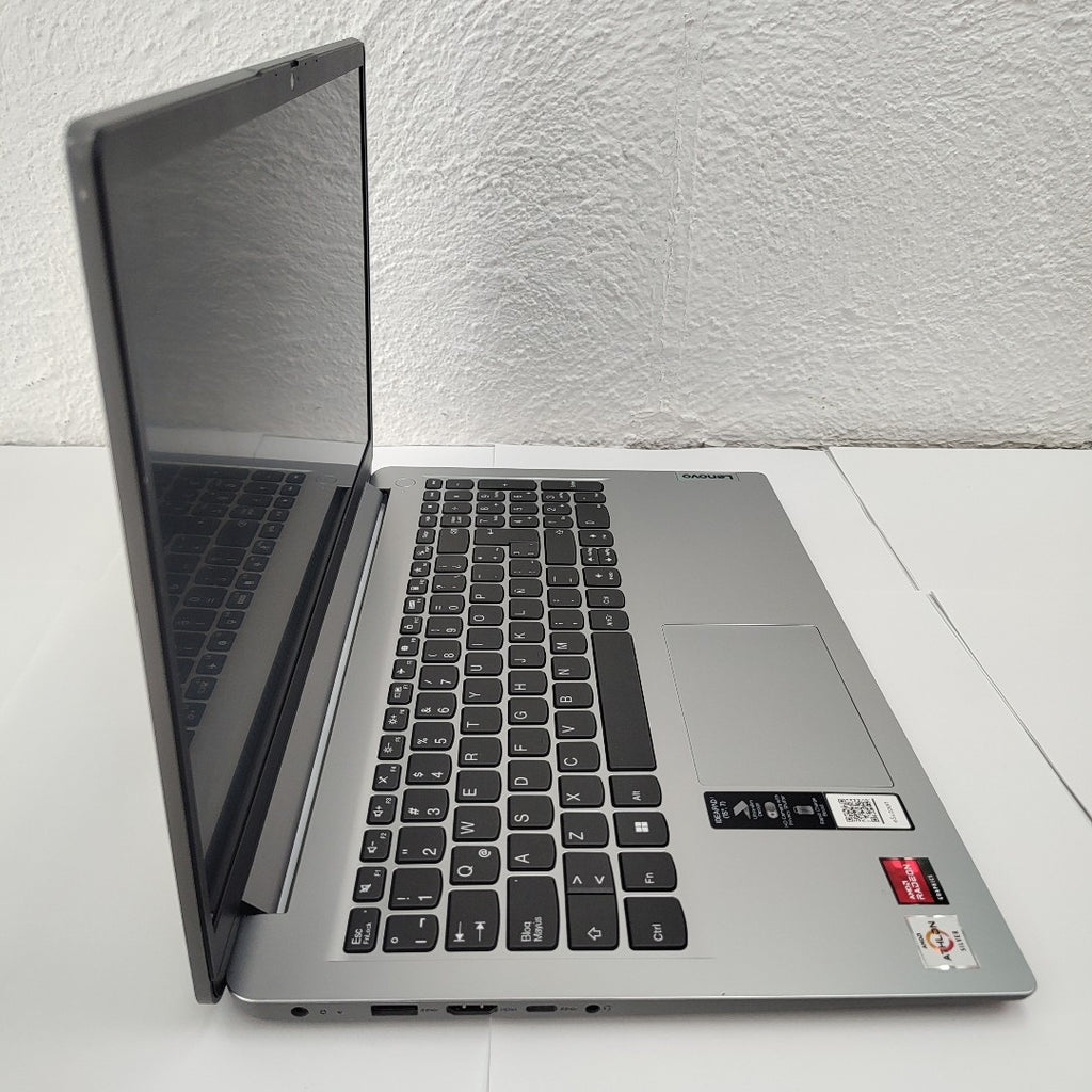 LAPTOP LENOVO IDEAPAD 1 15AMN7 (2023) 512 GB SSD 8 GB RAM (SEMINUEVO)