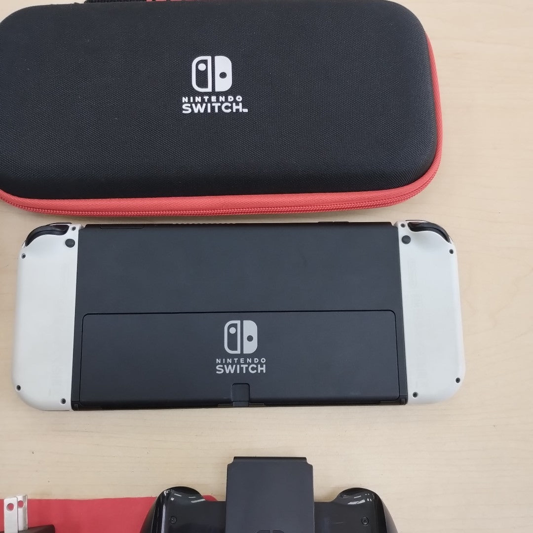 CONSOLA DE VIDEOJUEGO NINTENDO SWITCH OLED 64 GB (SEMINUEVO)