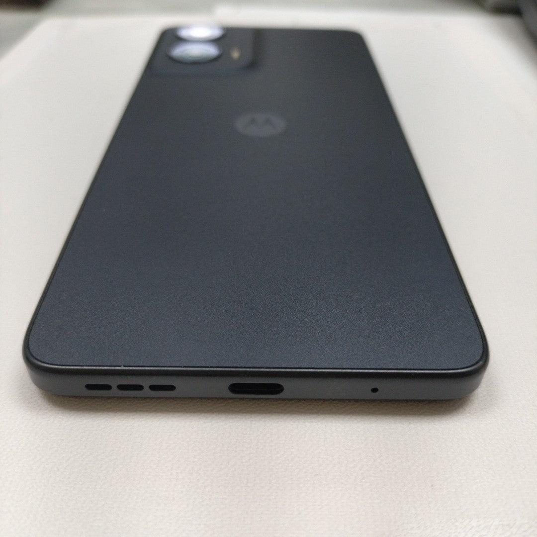 CELULAR MOTOROLA MOTO G24 XT2423-1 (2024) 256 GB 4 GB RAM (SEMINUEVO)