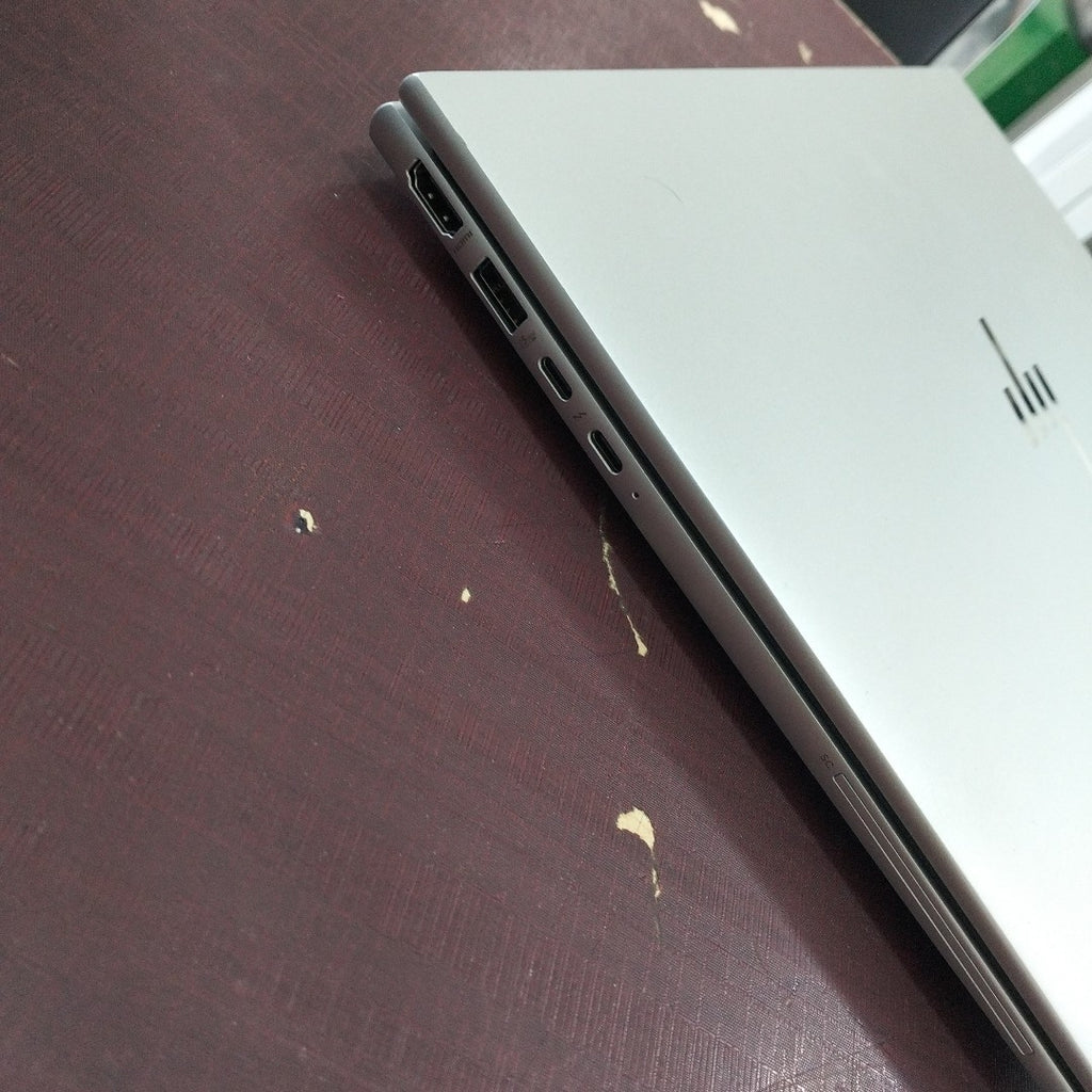 LAPTOP HP ELITEBOOK 840 G11 (2025) 512 GB SSD 16 GB RAM (SEMINUEVO)