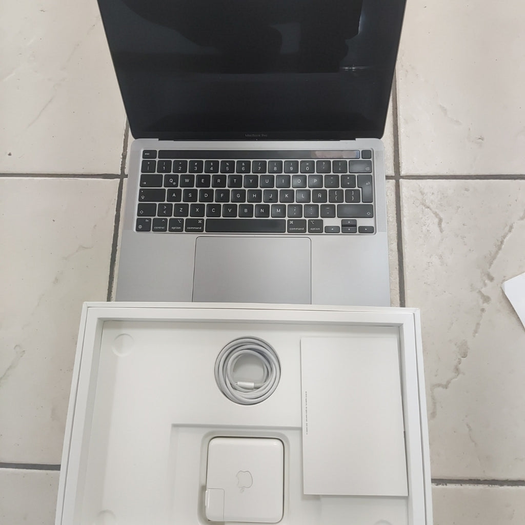 LAPTOP APPLE MACBOOK PRO 13" 2020 3.2 A2338 256 GB SSD 8 GB RAM (SEMINUEVO)