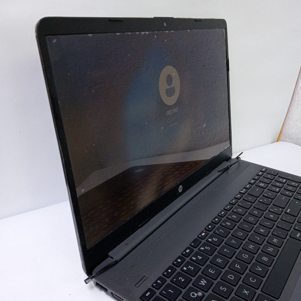 LAPTOP HP 15-DW1056LA (2022) 256 GB SSD 8 GB RAM (SEMINUEVO)