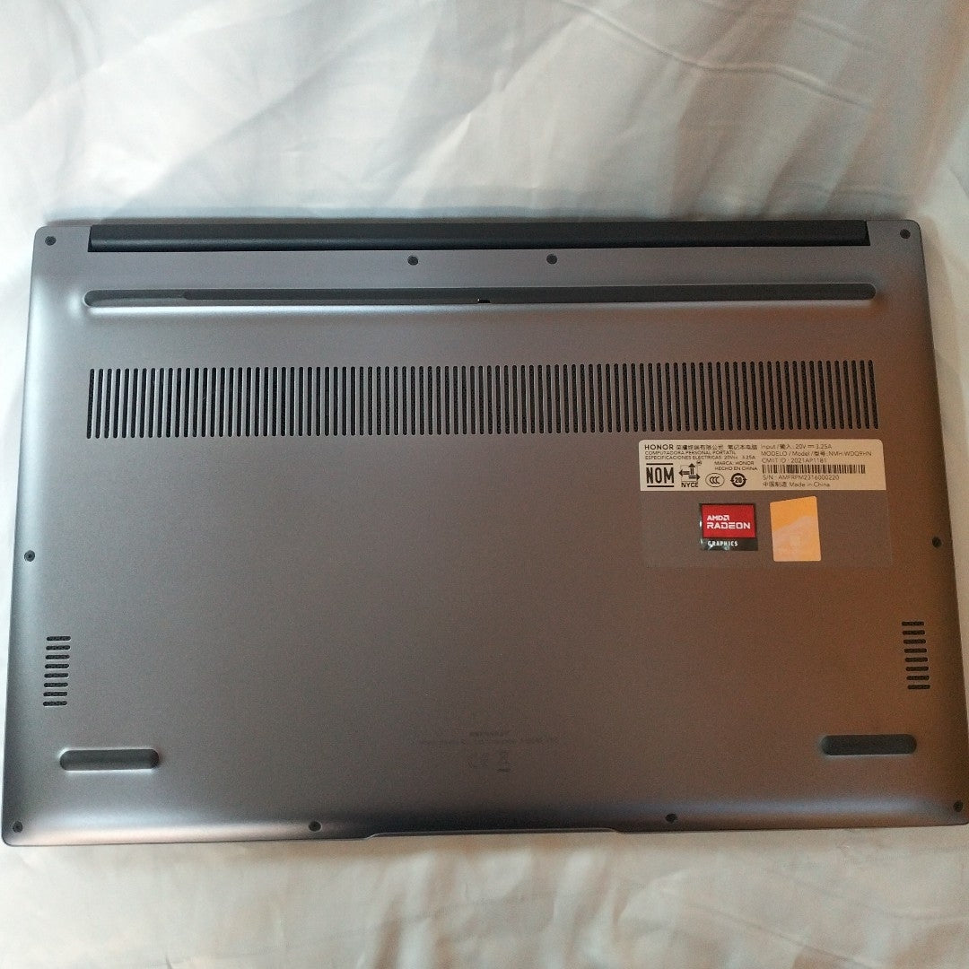 LAPTOP HONOR MAGICBOOK 14 NMH-WDQ9HN (2022) 512 GB SSD 8 GB RAM (SEMINUEVO)