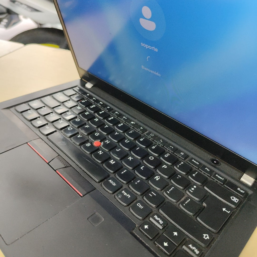 LAPTOP LENOVO THINKPAD T14 GEN 1 (2022) 512 GB SSD 8 GB RAM (SEMINUEVO)
