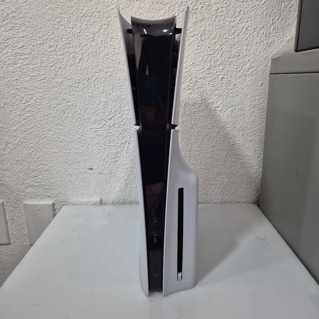 CONSOLA DE VIDEOJUEGO SONY PS5 825 SSD (SEMINUEVO)