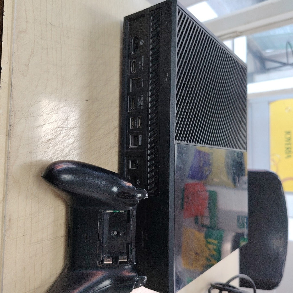 CONSOLA DE VIDEOJUEGO MICROSOFT XBOX ONE 1 TB (SEMINUEVO)