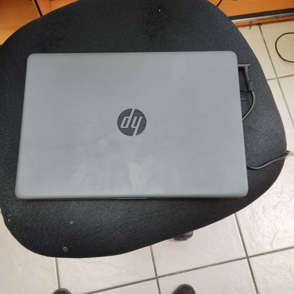 LAPTOP HP 240R G9 (2025) 512 GB SSD 8 GB RAM (SEMINUEVO)