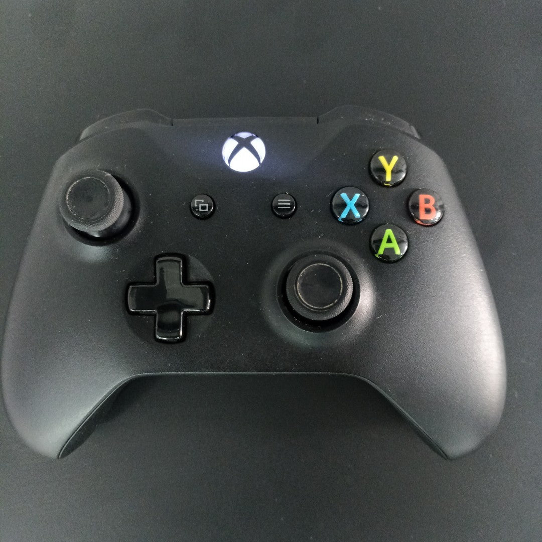 CONSOLA DE VIDEOJUEGO MICROSOFT XBOX ONE X 1 TB (SEMINUEVO)