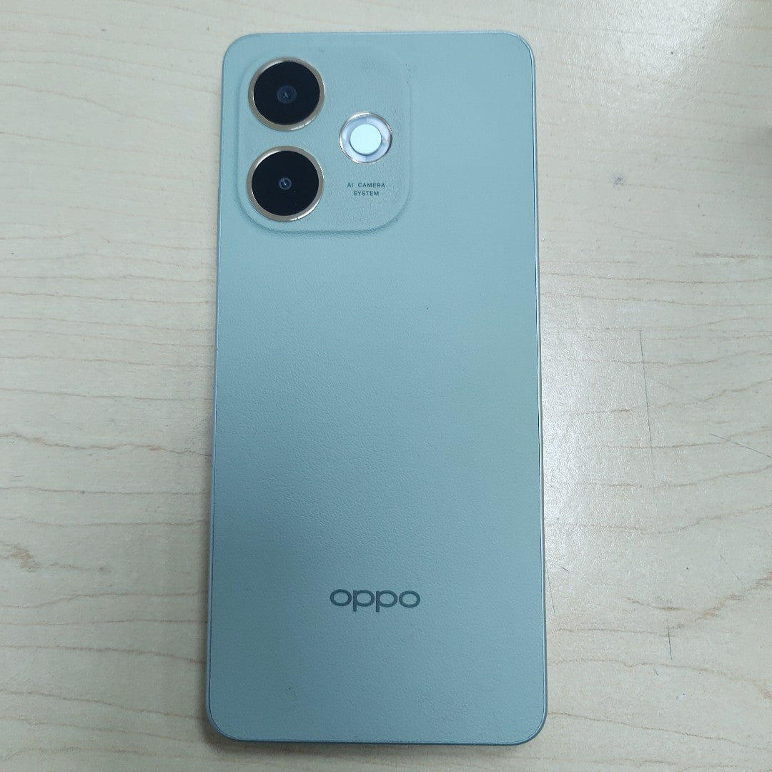 CELULAR OPPO  A5 PRO CPH2711 (2025) 256 GB 8 GB RAM (SEMINUEVO)