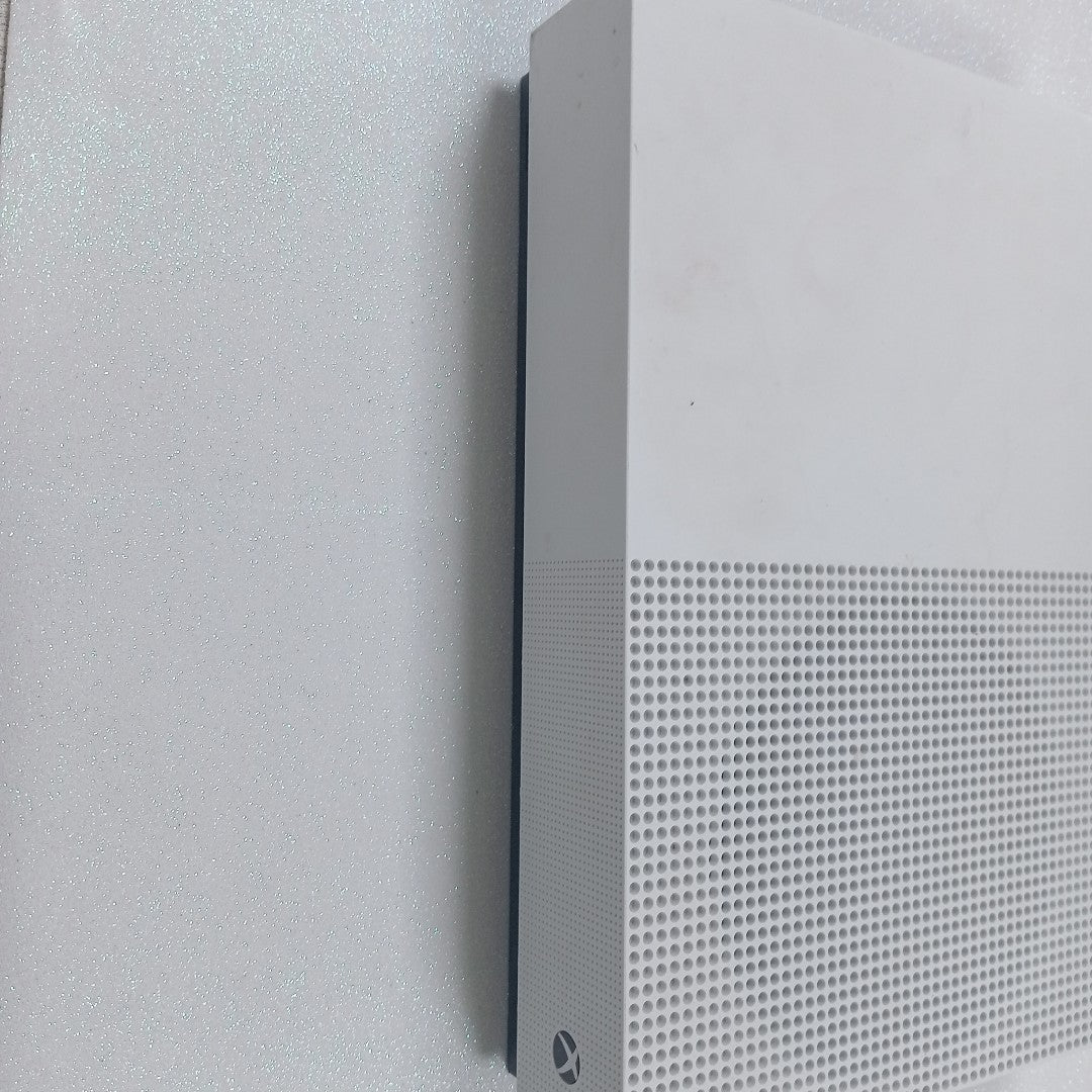 CONSOLA DE VIDEOJUEGO MICROSOFT XBOX ONE S ALL DIGITAL 1 TB (SEMINUEVO)