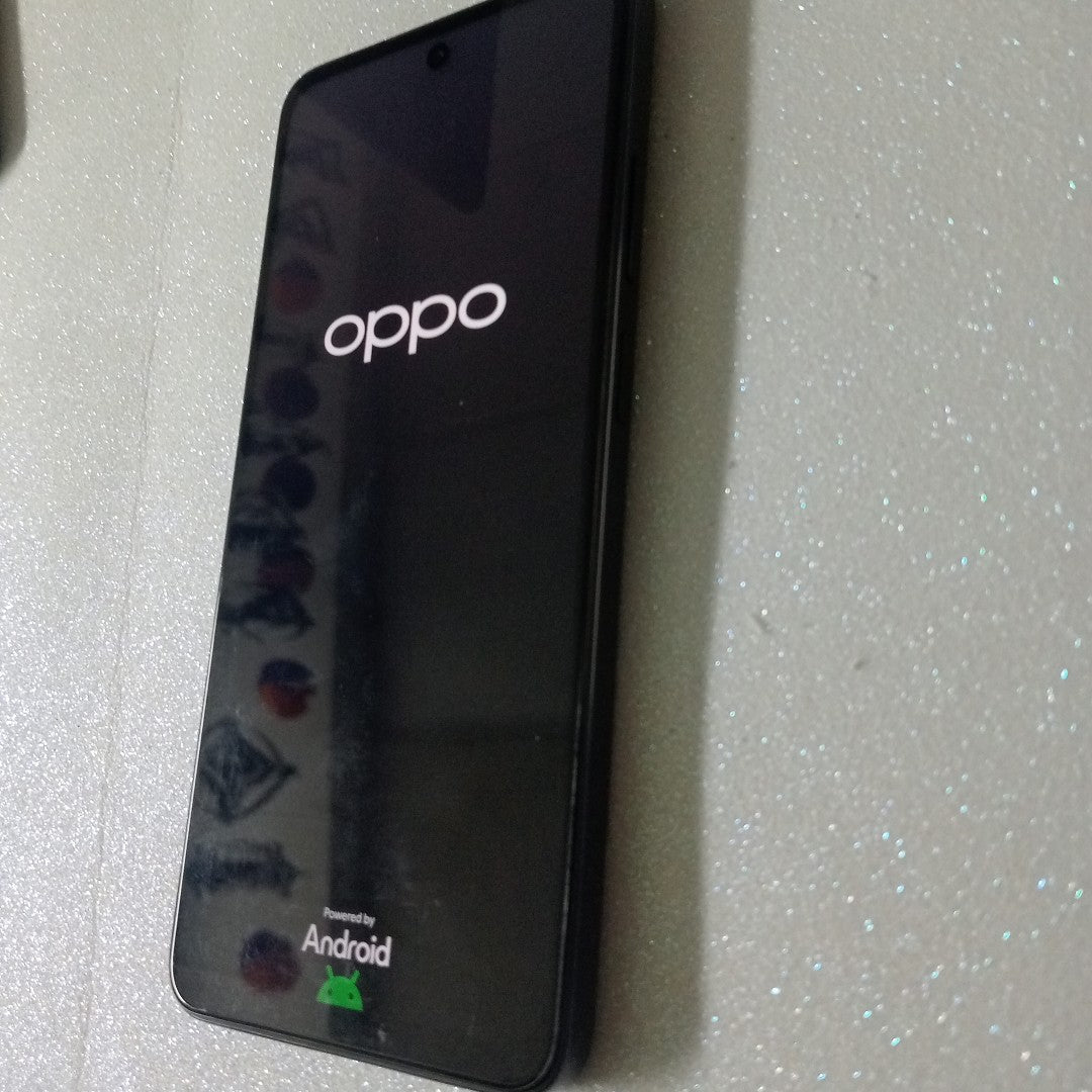 CELULAR OPPO  A80 5G CPH2639 (2024) 256 GB 8 GB RAM (SEMINUEVO)