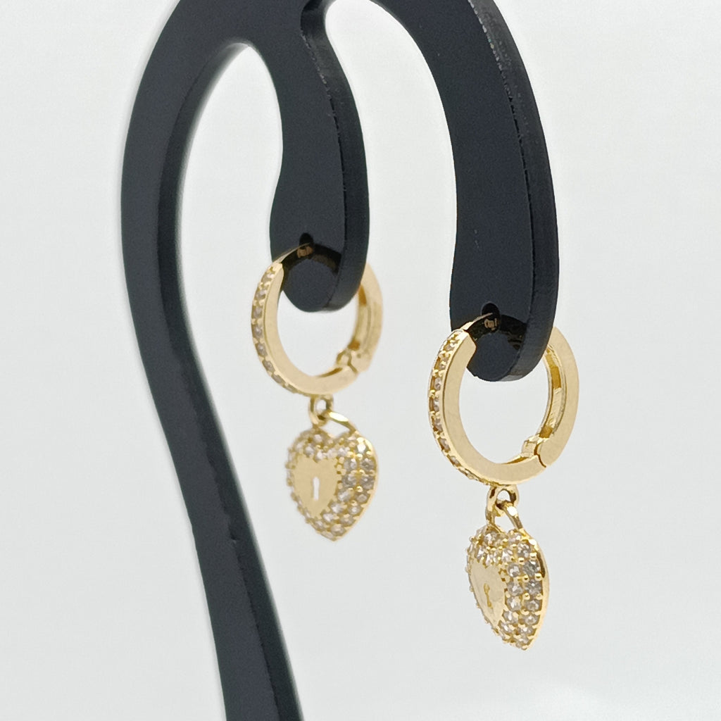 HUGGIES ORO 14K 2.7 (NUEVO)