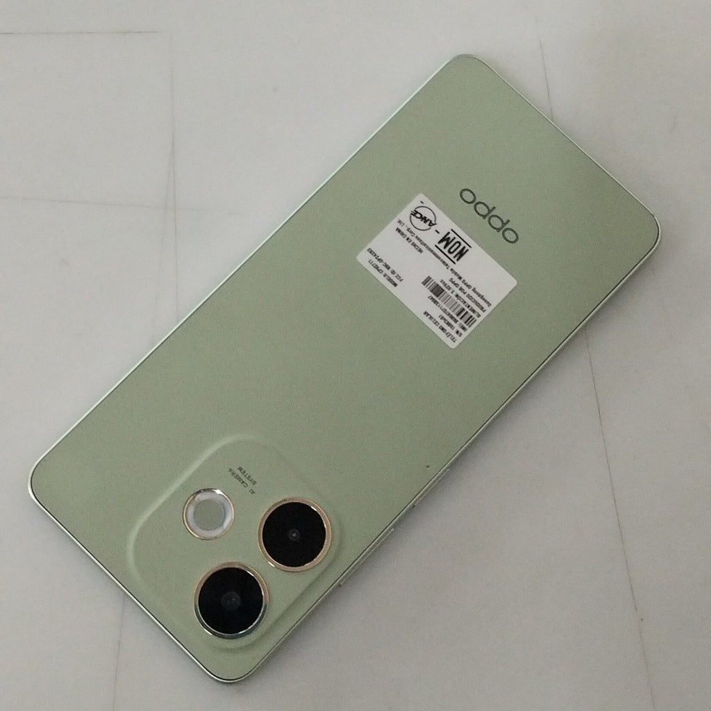 CELULAR OPPO  A5 PRO CPH2711 (2025) 256 GB 8 GB RAM (SEMINUEVO)