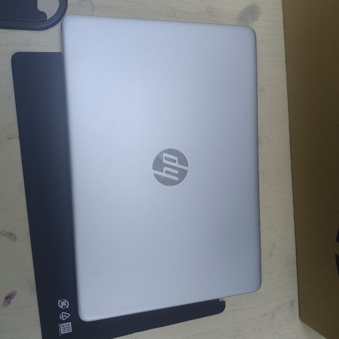 LAPTOP HP 14-DQ0530LA(2024) 256 GB SSD 8 GB RAM (SEMINUEVO)