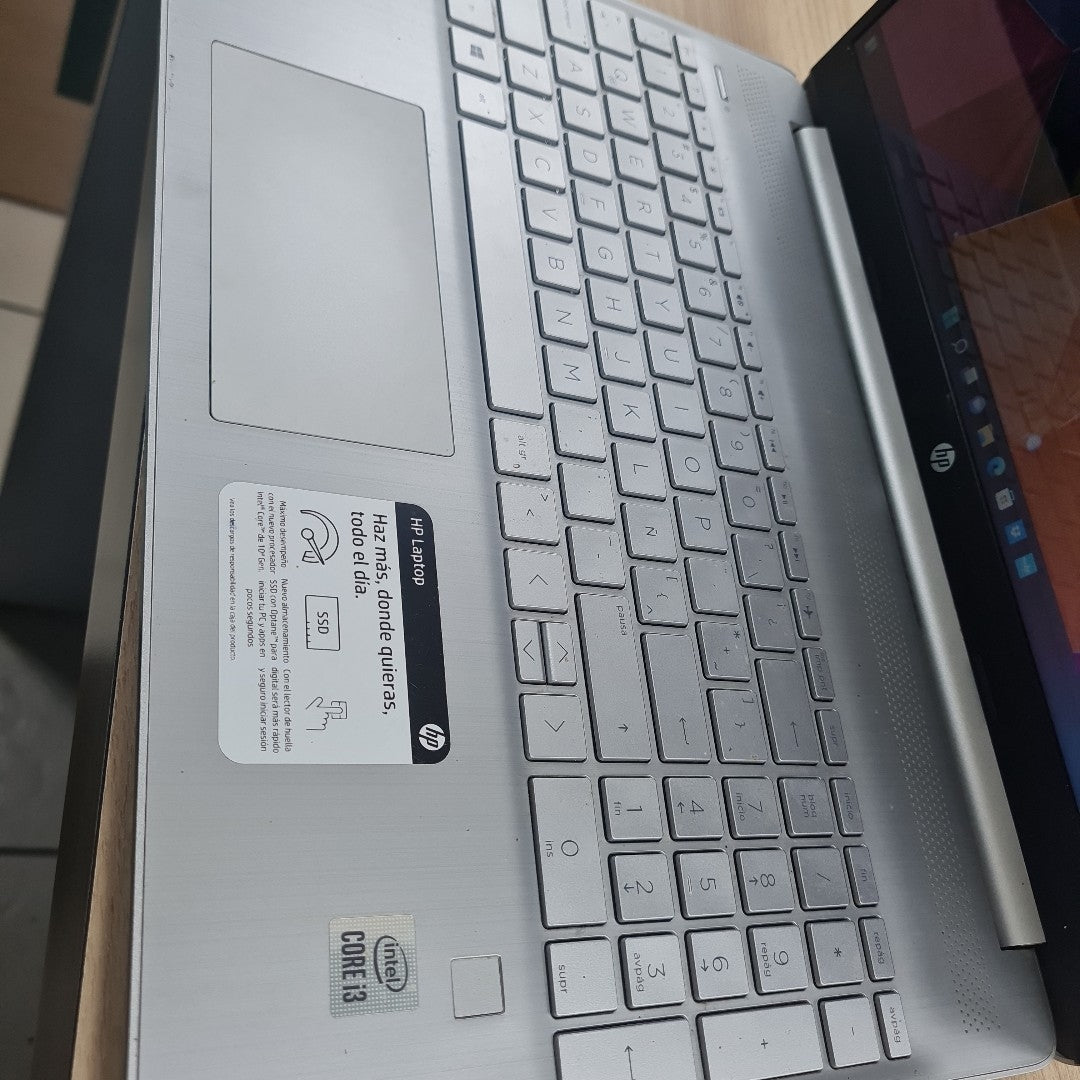 LAPTOP HP NOTEBOOK 15-DY1002LA (2025) 256 GB SSD 8 GB RAM (SEMINUEVO)