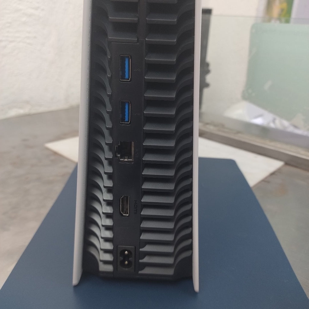 CONSOLA DE VIDEOJUEGO SONY PS5 825 SSD (SEMINUEVO)