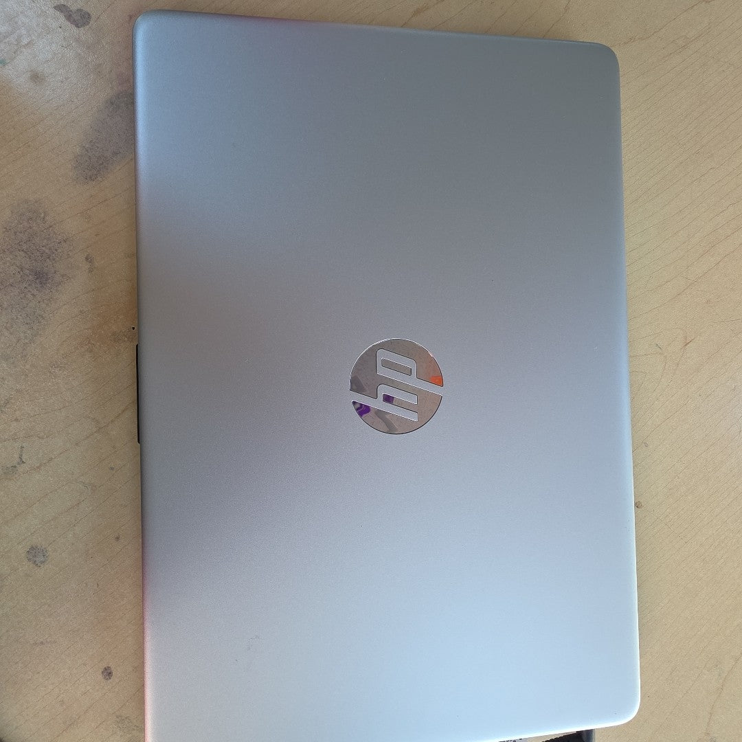 LAPTOP HP 14-DQ0527LA (2023) 256 GB SSD 8 GB RAM (SEMINUEVO)