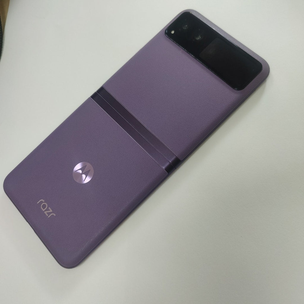 CELULAR MOTOROLA RAZR 40 XT2323-1 (2023) 256 GB 8 GB RAM (SEMINUEVO)