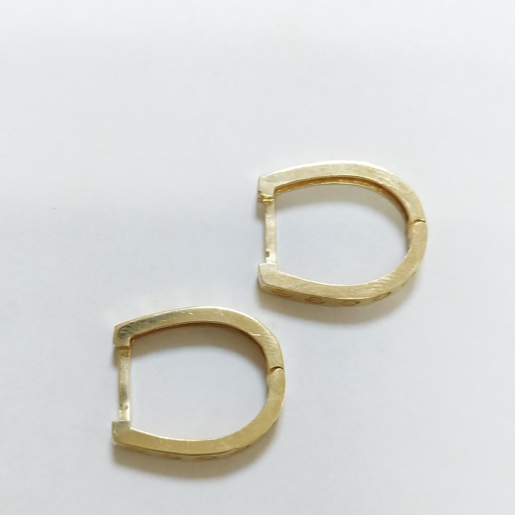 HUGGIES ORO 14K 2.6 (NUEVO)