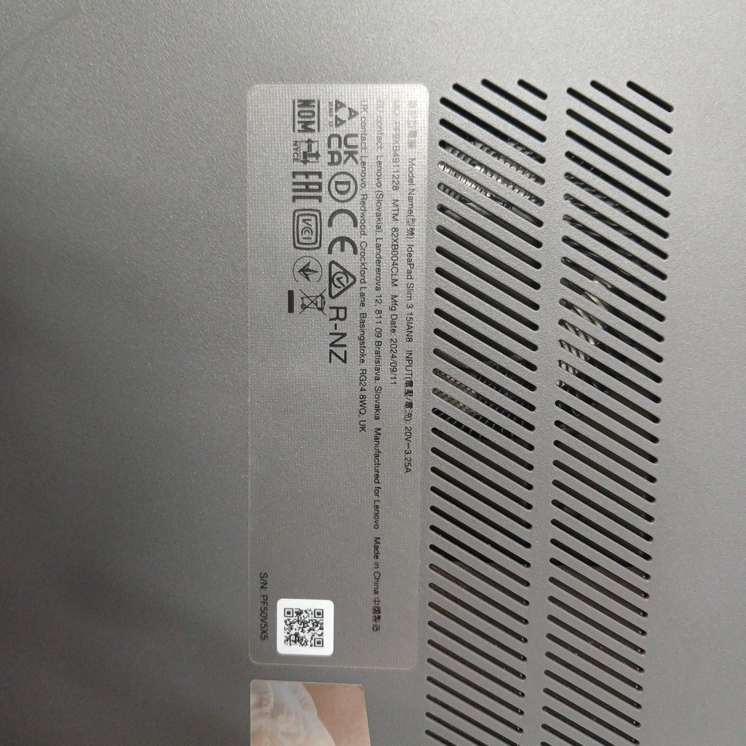 LAPTOP LENOVO IDEAPAD SLIM 3 15IAN8 (2024) 512 GB SSD 8 GB RAM