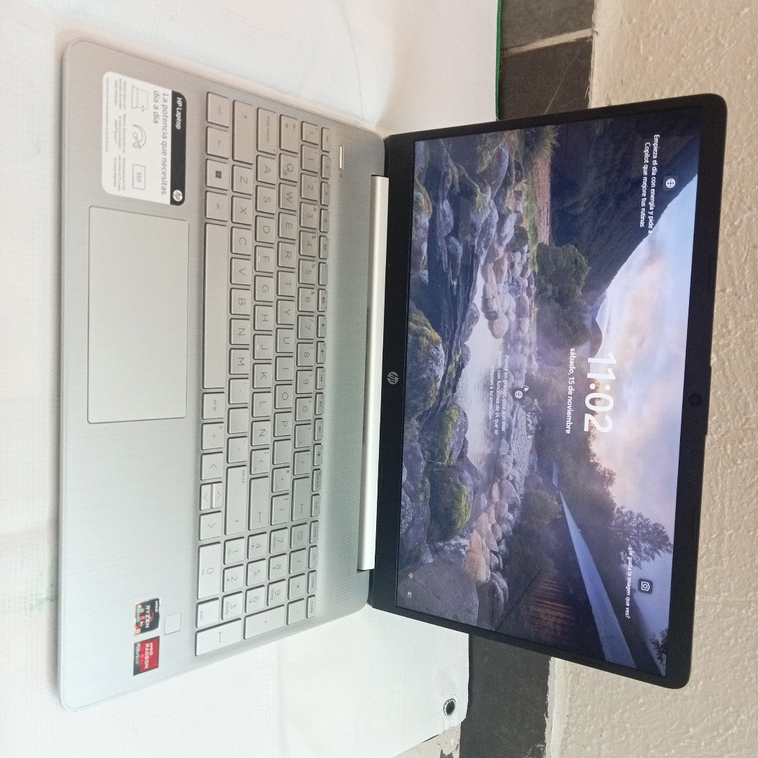 LAPTOP HP 15-EF2519LA (2022) 512 GB SSD 8 GB RAM (SEMINUEVO)