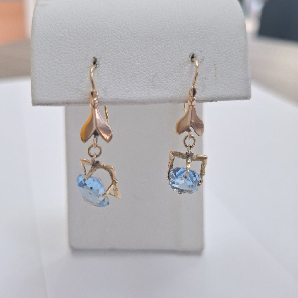 ARETES PAR. ORO. 8 K 3.7 GRMS (SEMINUEVO)