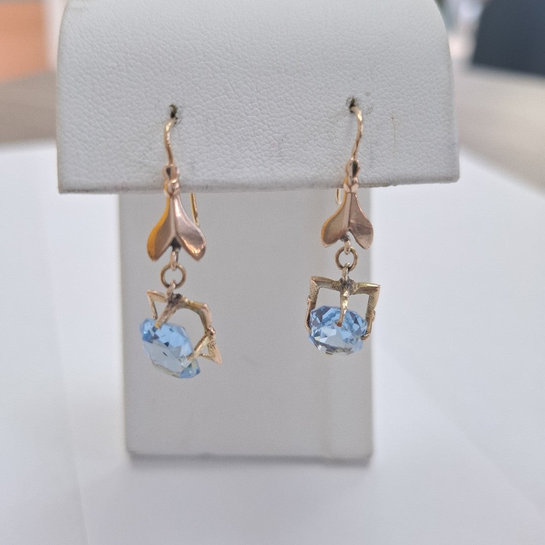 ARETES PAR. ORO. 8 K 3.7 GRMS (SEMINUEVO)