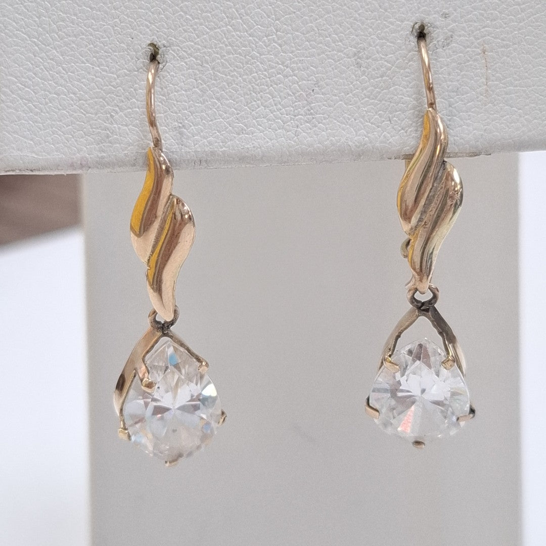 ARETES PAR. ORO. 8 K 4.6 GRMS (SEMINUEVO)