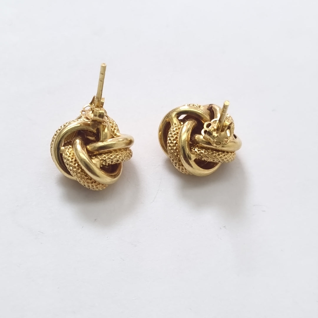 ARETES PAR. ORO. 14 K 2.2 GRMS (SEMINUEVO)