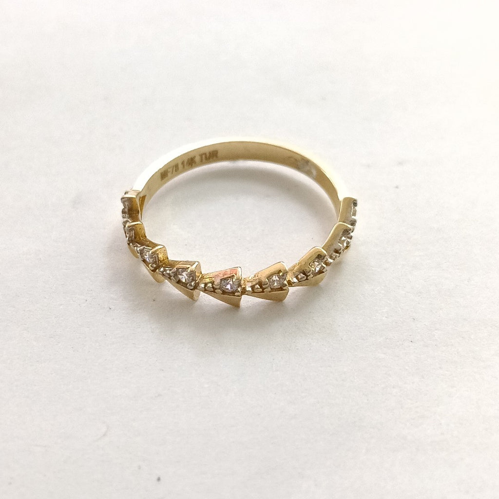 10326AND47755B477 FRD3 ANILLO CON TRIANGULOS Y CIRCONIA A LA MITAD ORO 14K 1.4GRS (NUEVO)