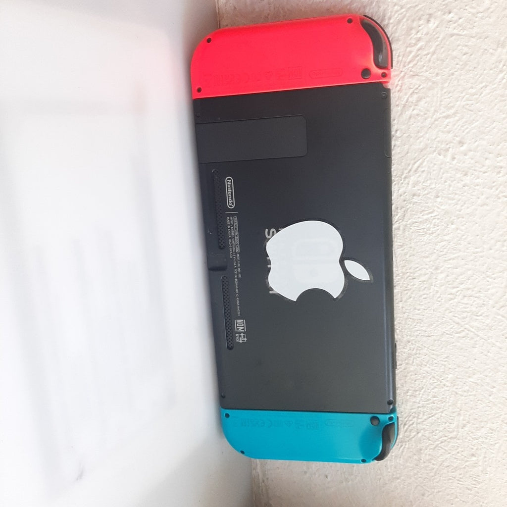 CONSOLA DE VIDEOJUEGO NINTENDO SWITCH 32 GB (SEMINUEVO)