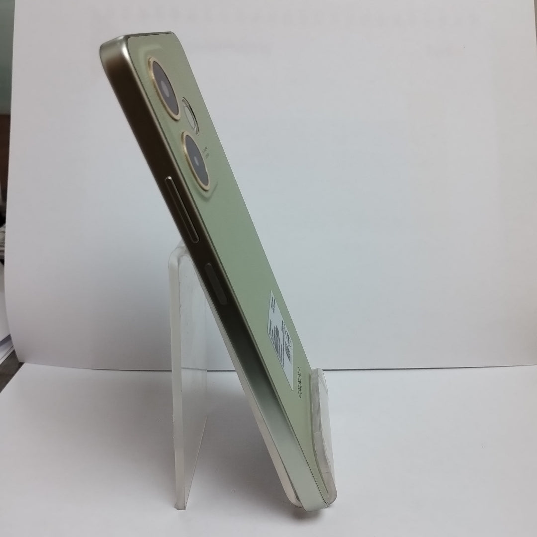 CELULAR OPPO  A5 PRO CPH2711 (2025) 256 GB 8 GB RAM (SEMINUEVO)