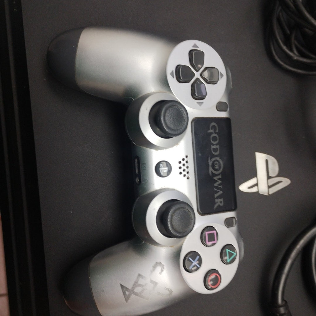 CONSOLA DE VIDEOJUEGO SONY PS4 PRO 1 TB (SEMINUEVO)