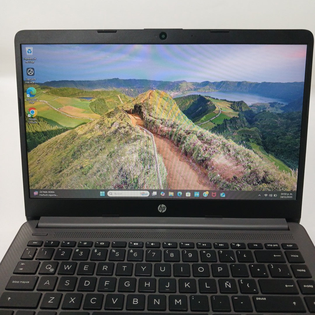 LAPTOP HP 240 G8 (2023) 256 GB SSD 8 GB RAM (SEMINUEVO)