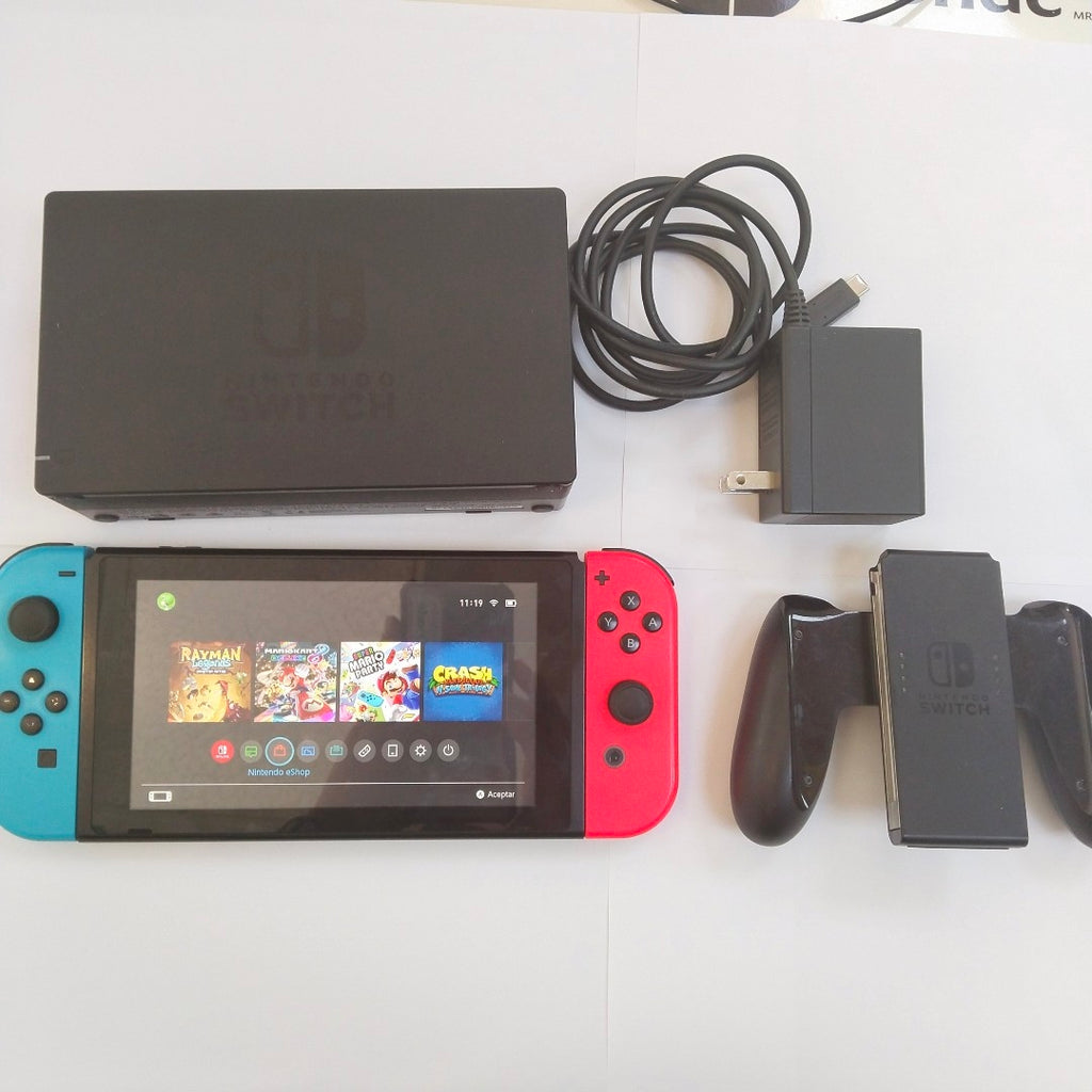 CONSOLA DE VIDEOJUEGO NINTENDO SWITCH 32 GB (SEMINUEVO)