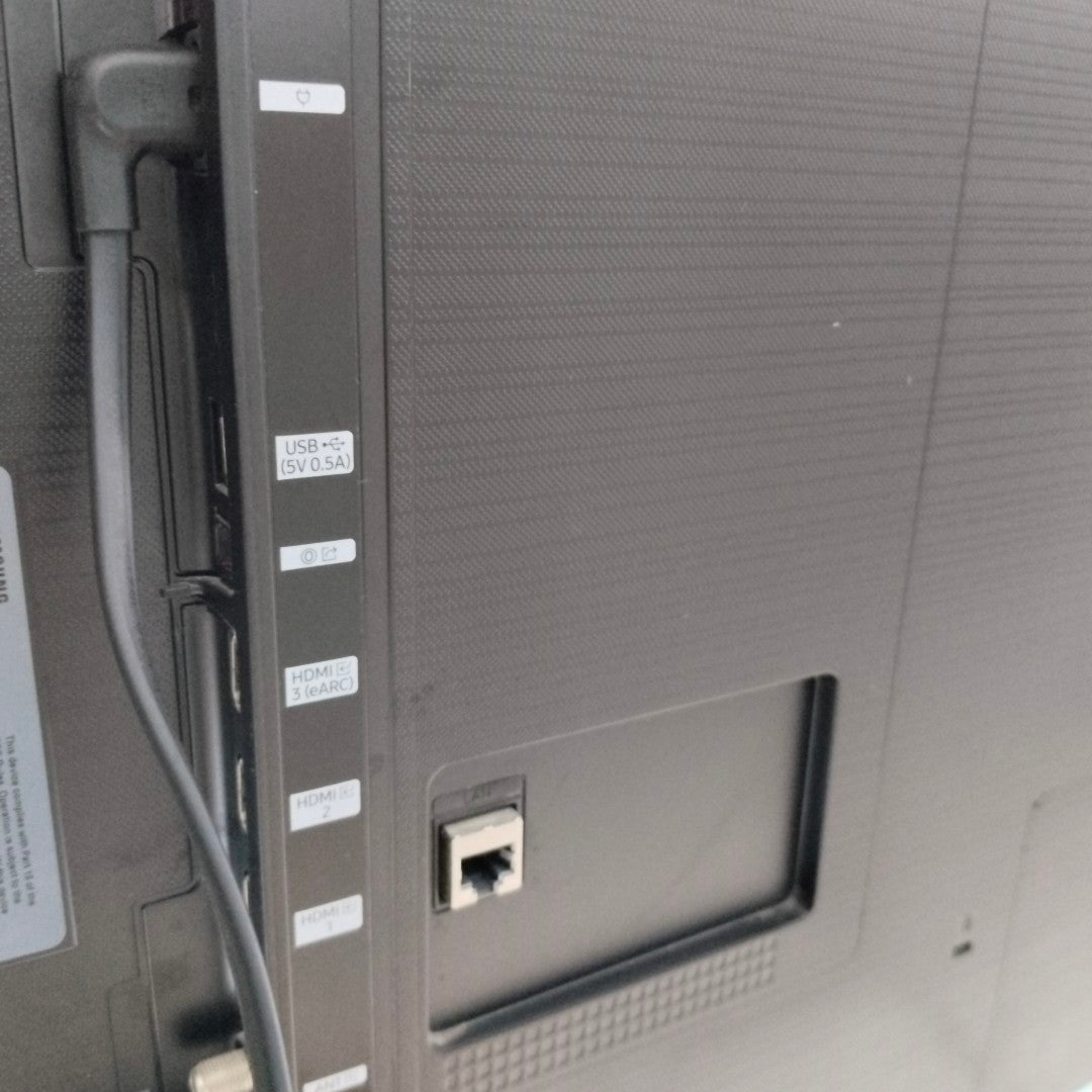 PANTALLA SAMSUNG UN43CU7000D (2023) 43" LED 4K (SEMINUEVO)