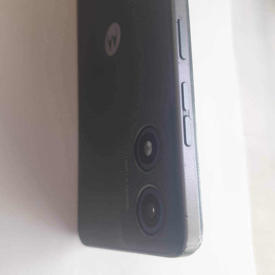 CELULAR MOTOROLA MOTO E14 XT2421-12 (2024) 64 GB 2 GB RAM (SEMINUEVO)